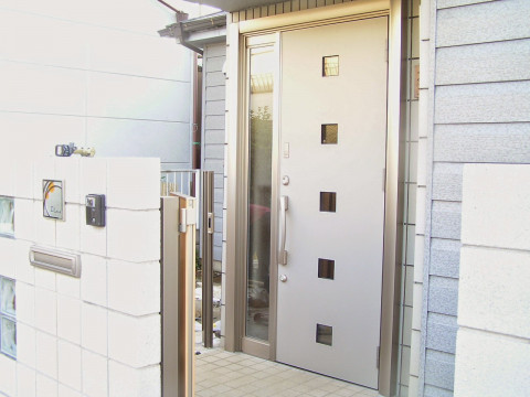 【熊谷小島店】リフォーム玄関ドア北面玄関に断熱リモコン仕様